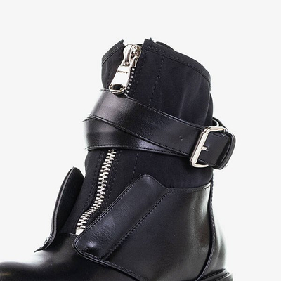 Czarne workery z ozdobnym paskiem Future - Obuwie