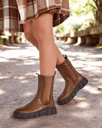 Royalfashion Női platform csizma Couell