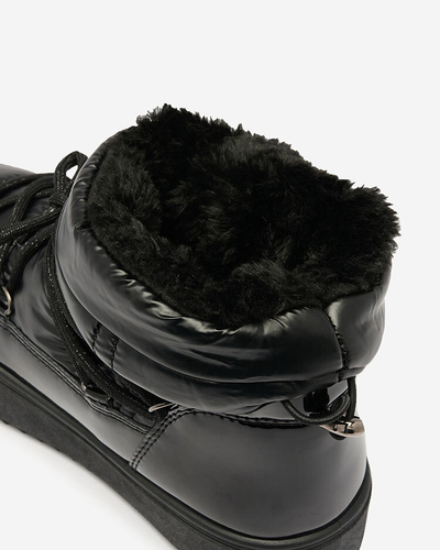 Royalfashion Női csúszós csizma a'la hócsizma fekete színben Nevsone