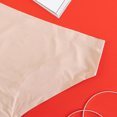 Női bézs bugyi, varrat nélküli bugyi - Fehérnemű