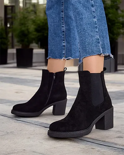 A Royalfashion női bokacsizma Monarin