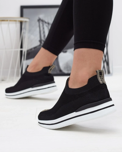 Női sportcipő fekete betűs felirattal Cerppa- Footwear