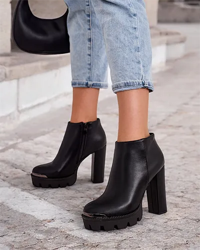 Royalfashion Női csizma posztón Oveneb