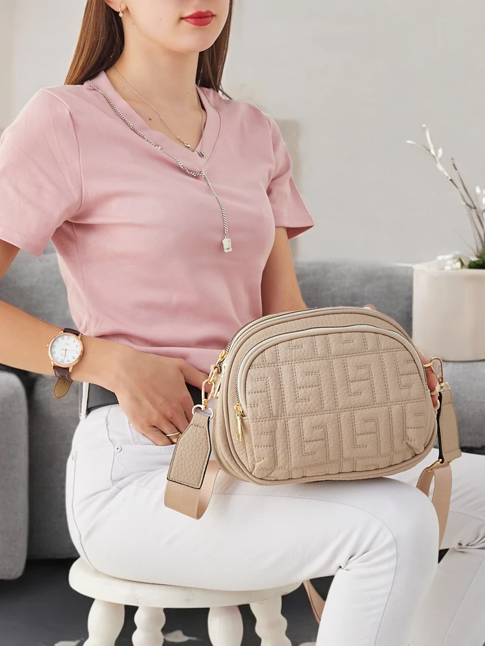 Royalfashion Kis félkör alakú női táska öko-bőrből