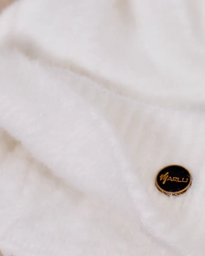 Royalfashion Női sapka bolyhokkal