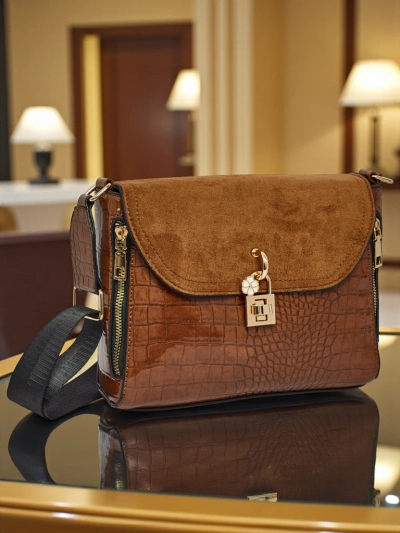 Kis női műbőr táska Narelle nyomással