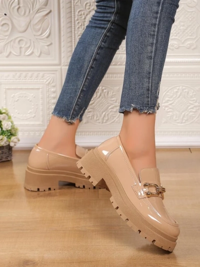 Royalfashion Női lakkbőr loafer Arieda
