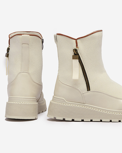 Krémszínű női lapos sarkú csizma Mefina- Footwear