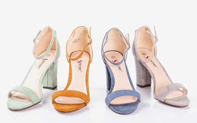 Zöld női szandál egy édes mézes oszlopon - lábbeli