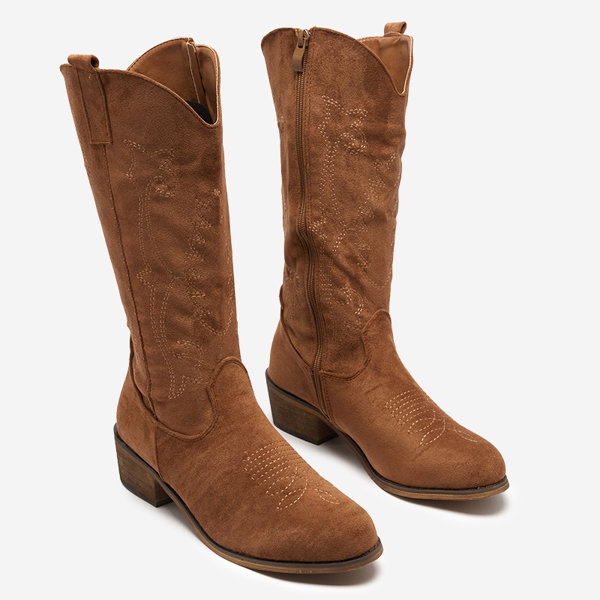 OUTLET Női lábszárközépig szigetelt csizma tevehímzéssel Redarika - Lábbeli