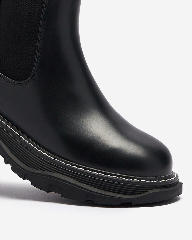 OUTLET Vastagabb talpú női bakancs fekete színben Galitt- Footwear