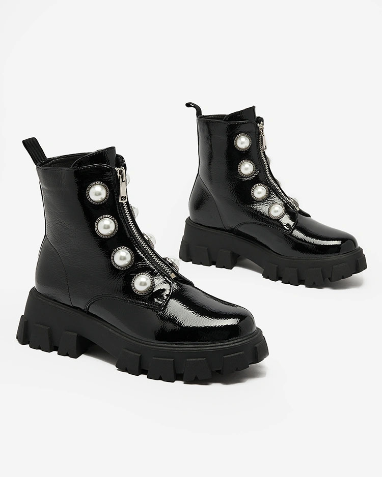 Royalfashion Fekete női lakkozott gyöngycsizma Asiciu