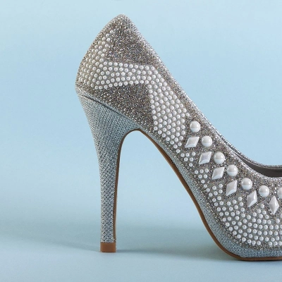 Ezüst fényes szivattyúk a Madia sarkon - cipő