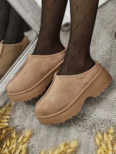 Rövid női a'la hócsizma bundával Calindra