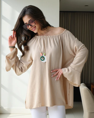 Royalfashion Női váll nélküli blúz fodrokkal