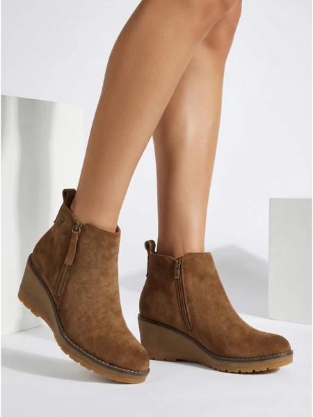 Zarrico női bokacsizma éktalpon