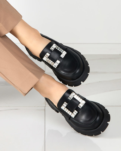 Matt fekete női cipő ezüst Vusito csattal - Lábbeli