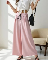 Világos rózsaszín