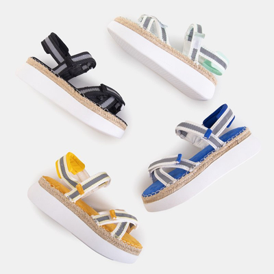 OUTLET Női kobalt szandál fényvisszaverő betétekkel Kollin - Footwear