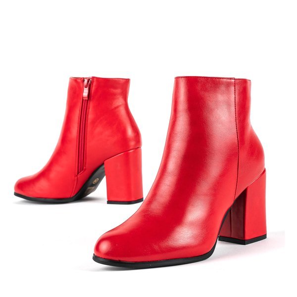 Czerwone botki na wyższym słupku Pekan - Obuwie