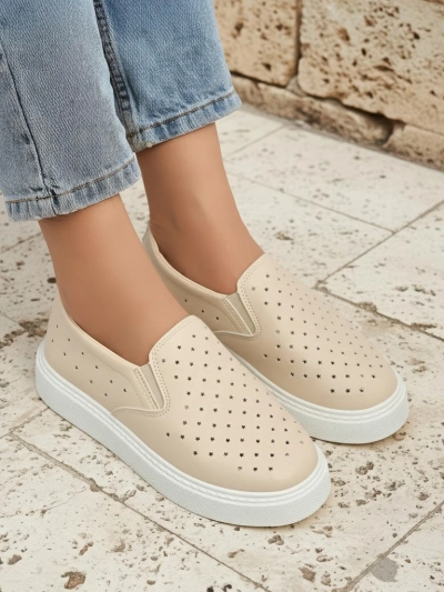 Callista bézs női slip-on cipő ökológiai bőrből, platformon
