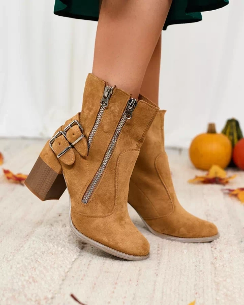 Royalfashion Női teve csizma Feirrgo díszítéssel