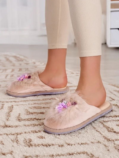 Royalfashion Női bundás papucs virágokkal Ederra