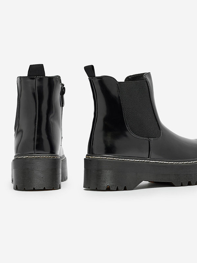 Fekete, vastagabb talpú női bakancs Mallitt- Footwear