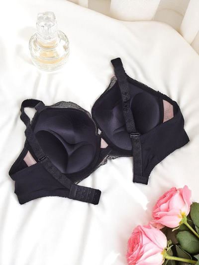 Royalfashion Női push-up melltartó csipkével Coco Lift
