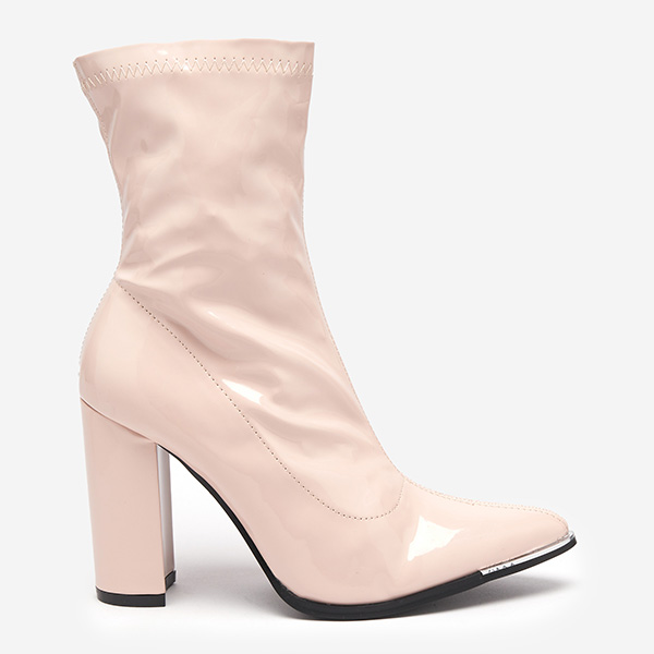 OUTLET Női bézs színű lakkozott csizma a Rekifa oszlopon - Lábbeli