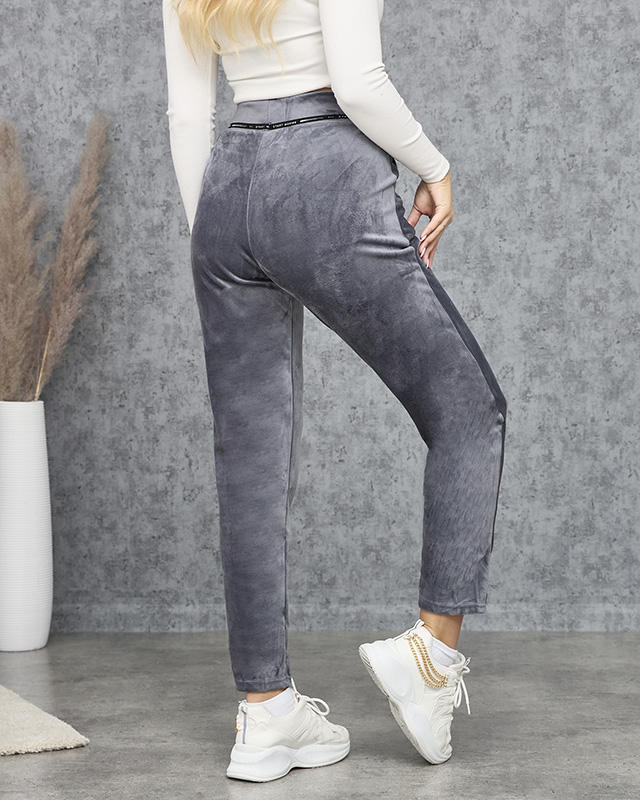 Női szürke velúr tréningruha PLUS SIZE- Ruházat