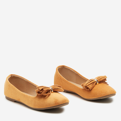 Barna balerinák, frisszel díszítve - Lábbeli