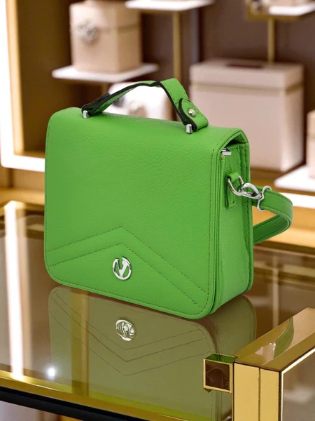 Royalfashion Kis női kézitáska ökobőrből Vintage Moderno