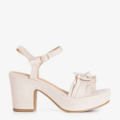 OUTLET Bézs női szandál a Wenisa oszlopon - Lábbeli