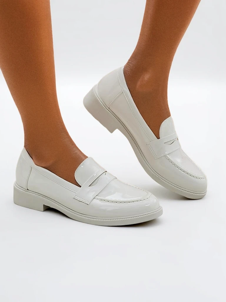 Royalfashion Női lakk loaferek Aylay