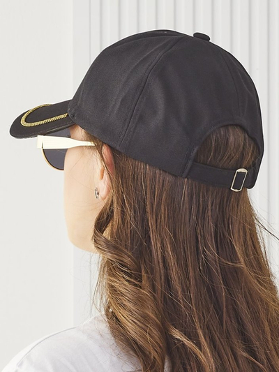 Royalfashion strasszkövekkel díszített Glam Dash sapka