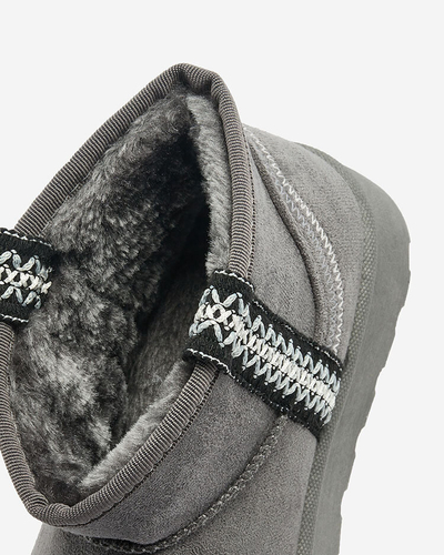 Royalfashion Női rövid csizma a'la hócsizma díszítéssel Erititta