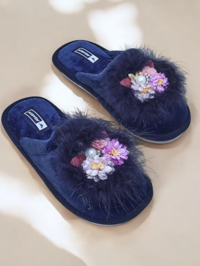 Royalfashion női szőrös papucs virágokkal Ederra