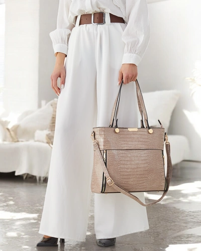 Royalfashion Lackerolt kézi táska embossinggal