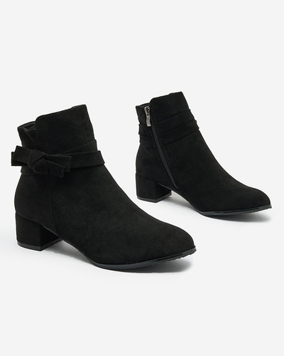 Royalfashion Fekete női alacsony tűsarkú csizma Referra