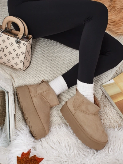 Rövid női a'la hócsizmák Vessia