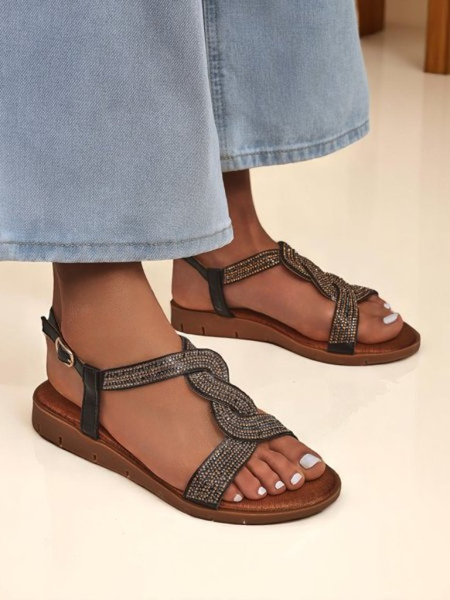 Royalfashion Női szandál díszes pántokkal Aria Shine