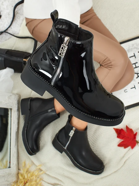 Calvera lakkozott női eco bőr bokacsizma