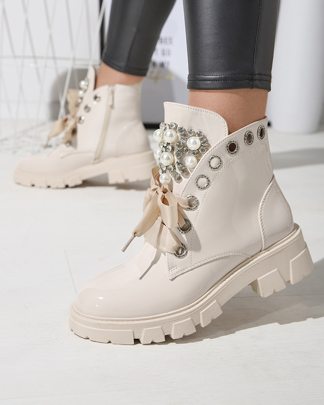 Női lakkbőr bagger csizma bézs színben Oselfo- Lábbeli