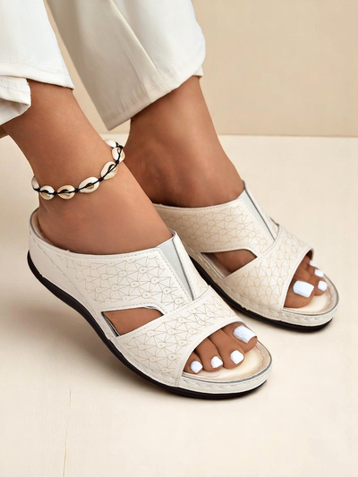 Royalfashion Női vastag talpú papucs Nova Step