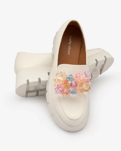 Royalfashion Fehér női mokaszin színes kristályokkal Crystal Glam