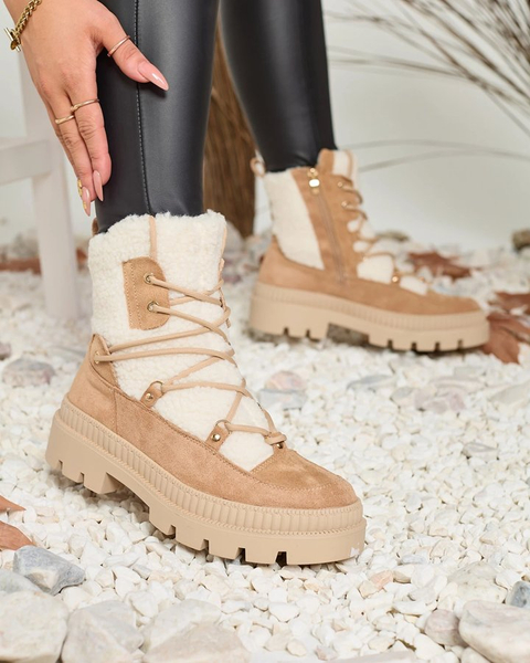 Royalfashion Bézs női trapper csizma birkabőrrel Getatsa