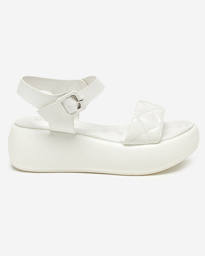 OUTLET Női eco bőr steppelt ékszandál fehér Baloui színben - Lábbeli