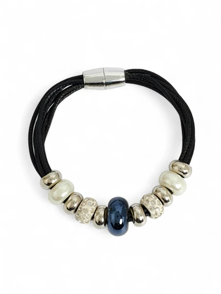 Női karkötő gyöngyökkel, csillogó zsinórral