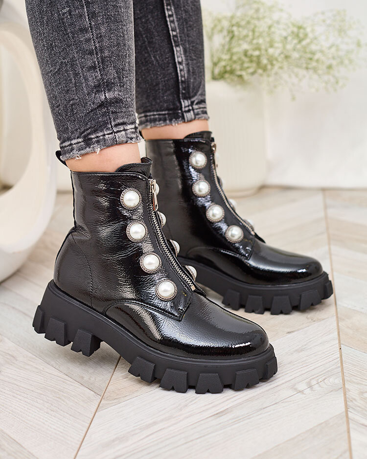 Royalfashion Fekete női lakkozott gyöngycsizma Asiciu